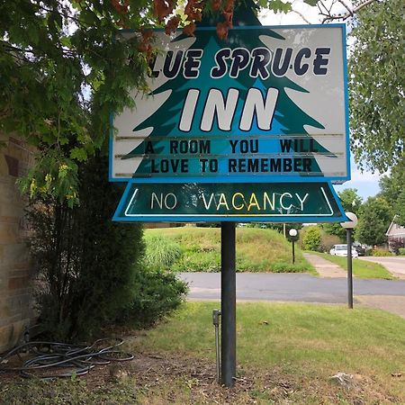 Ludington Blue Spruce Inn エクステリア 写真