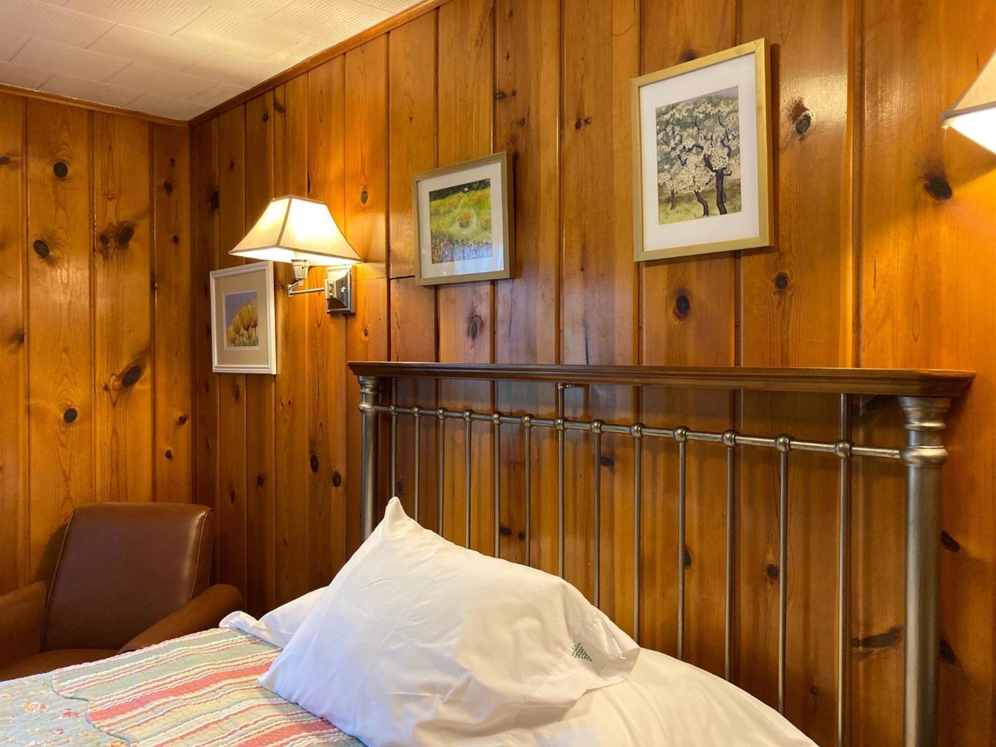 Ludington Blue Spruce Inn エクステリア 写真